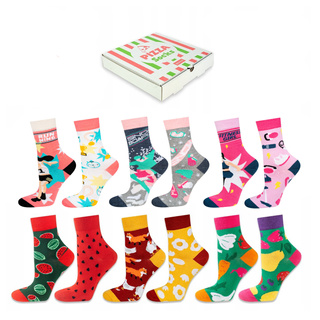 Un set in una scatola di 6 calzini colorati da donna SOXO