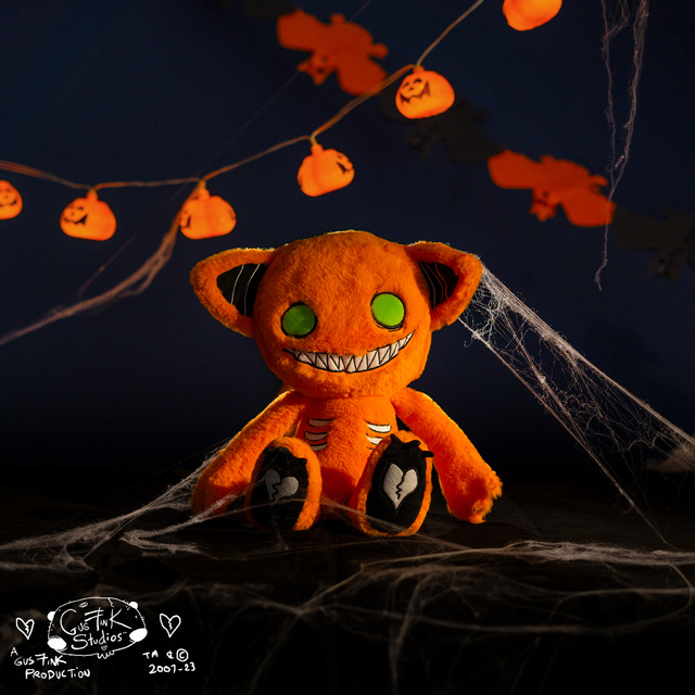 Gus Fink, gatto arancione mascotte Slurg