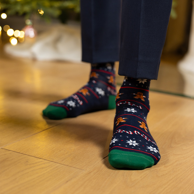 Calzini con biscotto natalizio in confezione biglietto