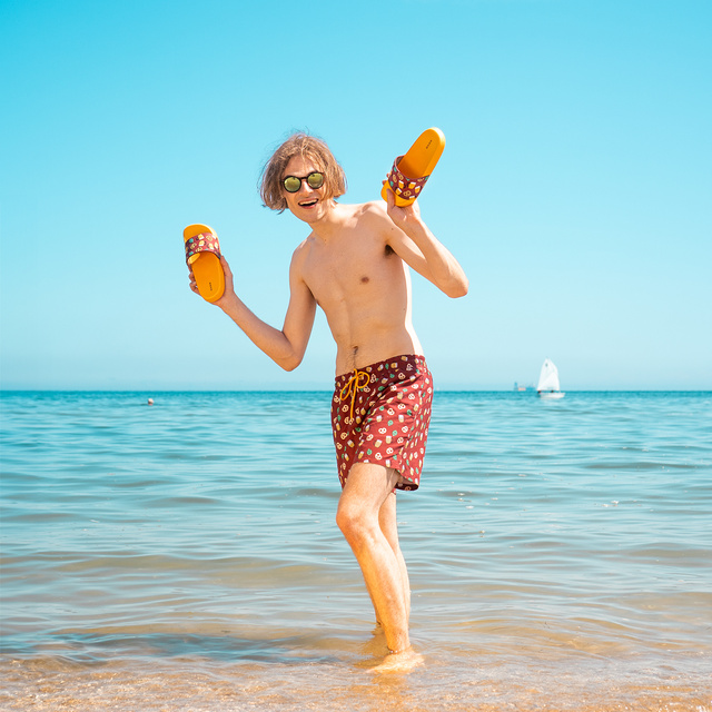 Costume da bagno + infradito motivo birra