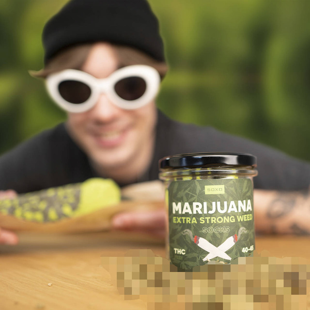 Calzini da uomo SOXO verdi allegri in un barattolo