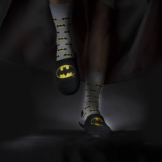 Set di 1x calzini colorati SOXO Batman e 1x pantofole da uomo Batman