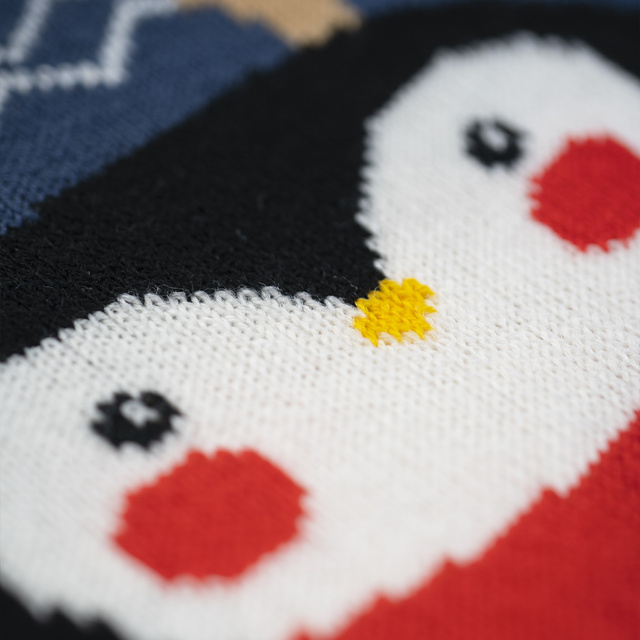 Scaldino pinguino Soxo in maglioncino regalo divertente Babbo Natale Natale