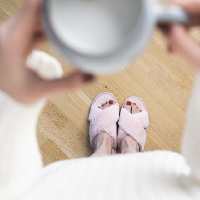 Ciabatte da donna SOXO in pelliccia rosa con suola rigida in TPR