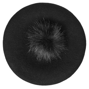Berretto nero in lana con pompon