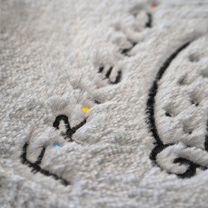 Borsa dell'acqua calda SOXO grigia con copertina in peluche FRIENDS, idea regalo GRANDE 1,8l